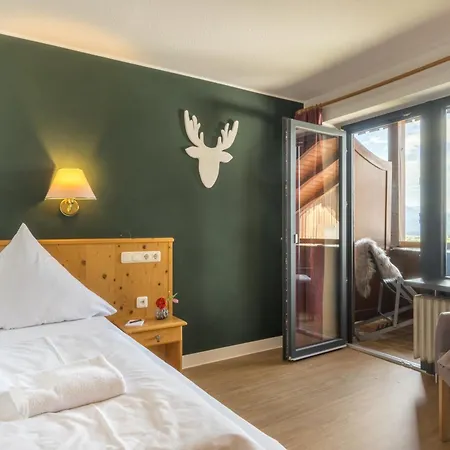 Hartungs Hoteldorf-3