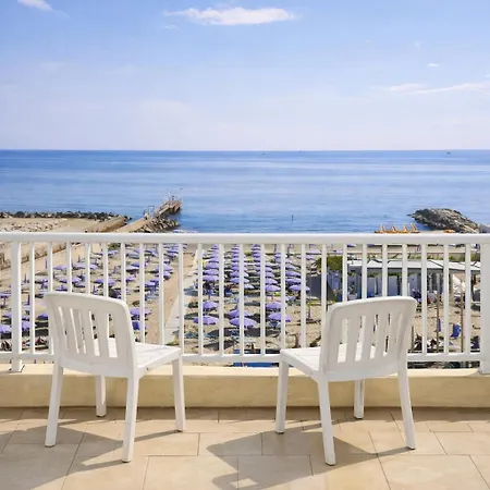 Hotel Ambasciatori Beach Front Breakfast e Brunch XXL fino alle 12 30-2