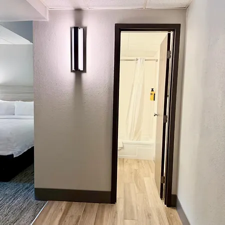 Best Western Plus Kelly Inn-2