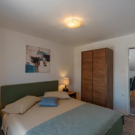 Villa Salvia Rooms And Apartments-2