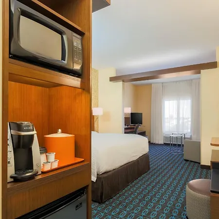Fairfield Inn & Suites By Marriott Alexandria-2