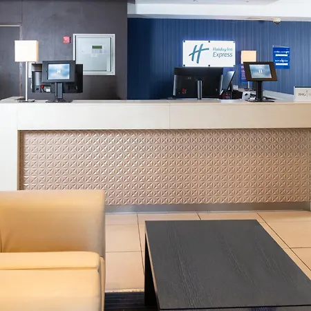 Holiday Inn Express London - Wandsworth By Ihg-2