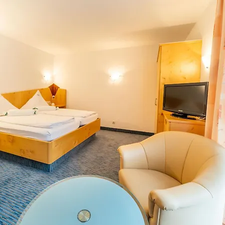 Hotel Alpenhof-3