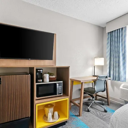 Days Inn By Wyndham Alpena-3