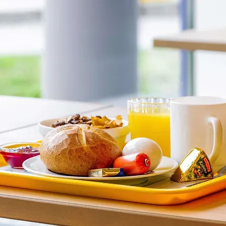 Ibis Budget Montbéliard-3