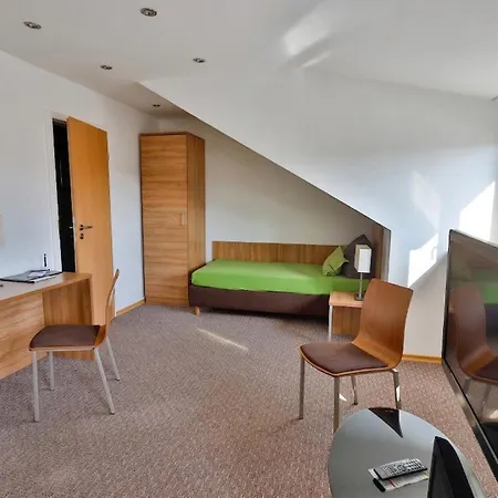 Hotel Hecht Garni-2