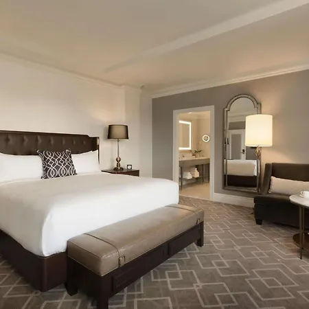 Fairmont Hotel Macdonald-3