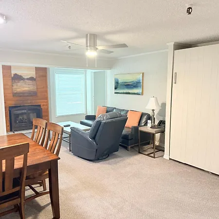 Sweetwater Lift Lodge-3