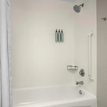 Courtyard By Marriott Carolina Beach Oceanfront-2