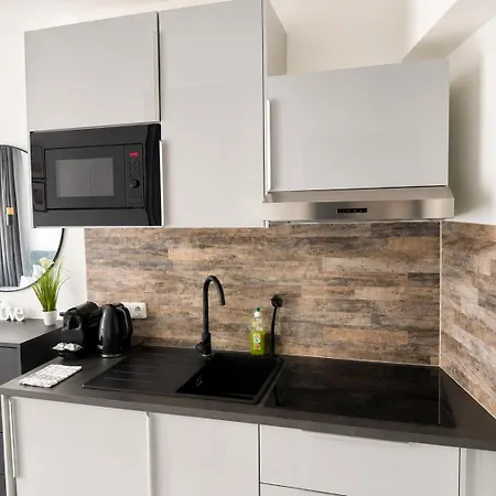 Lipp Apartments-3