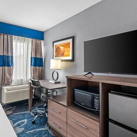 Quality Inn Shawnee North I-40-3