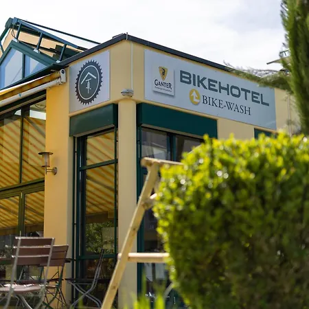 Bike- Und Ferienhotel Freiburg-2