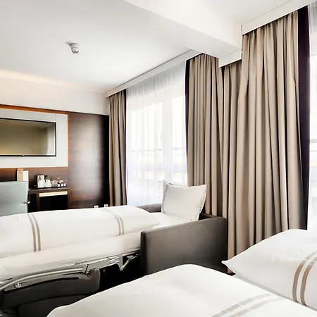 Premier Inn Berlin City Sued-3