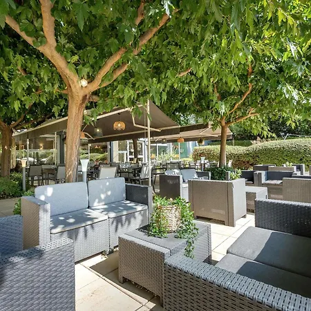 Mercure Cavaillon-2