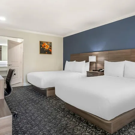 University Park Inn & Suites, An Ascend Collection Hotel-2