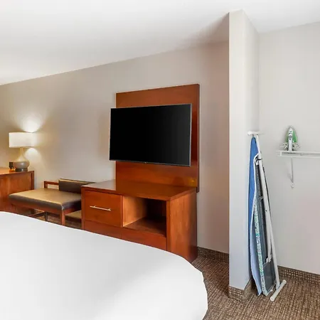 Comfort Suites Longmont-3
