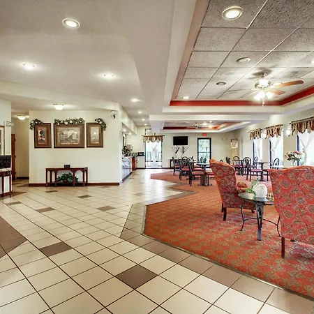 Quality Inn & Suites Clinton - Jackson West-2