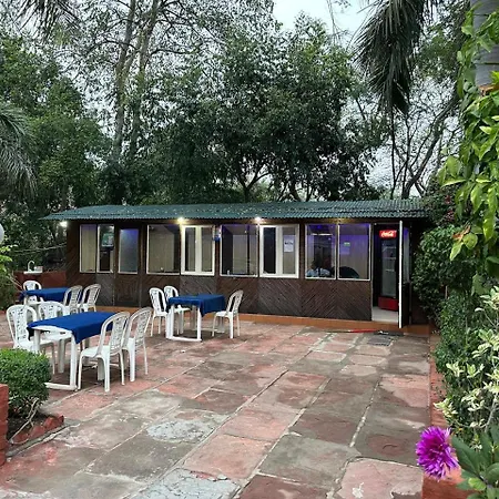 Hotel Sheela, 100M From Taj Mahal-2