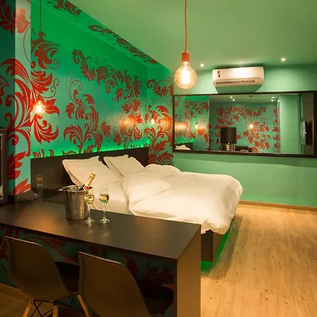 Tout Motel (Adults Only)-3