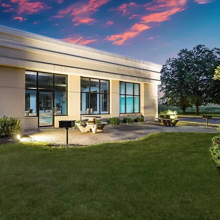 Baymont By Wyndham Janesville-2