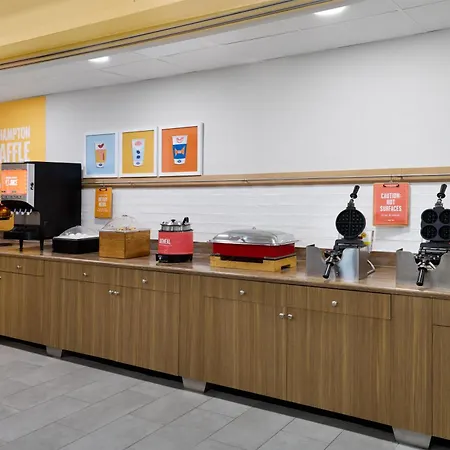 Hampton Inn Janesville-3