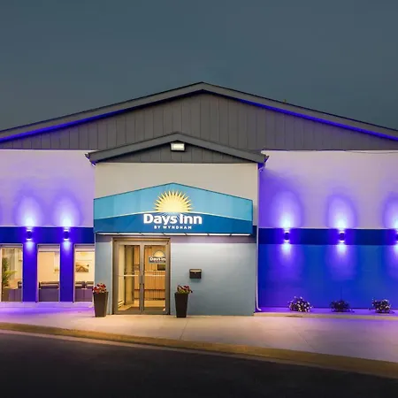 Days Inn By Wyndham La Crosse-3