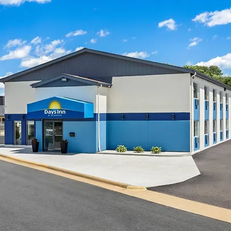 Days Inn By Wyndham La Crosse-3
