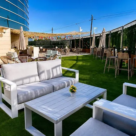 Hotel Crowne Plaza Madrid Airport-3