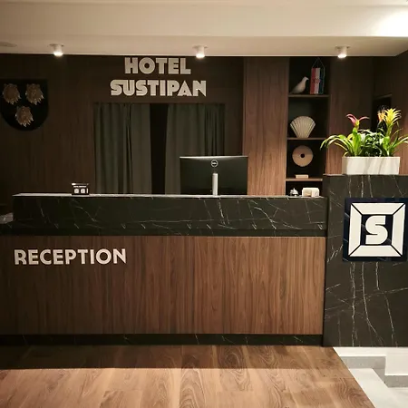 Hotel Sustipan-2