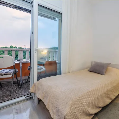 Super Horizont- Sea View Apartments With Private Jacuzzi Time & Free Parking-3