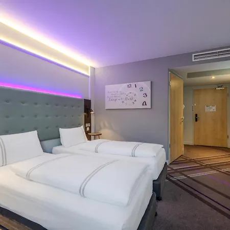 GHOTEL hotel&living Würzburg-3
