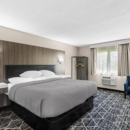 Quality Inn Oskaloosa-3