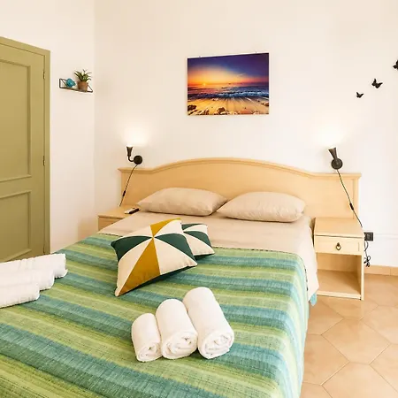 Bed And Breakfast Station-2