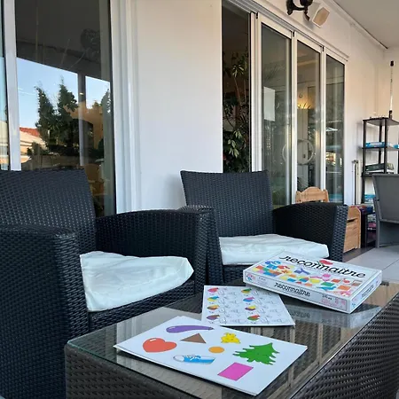 Hotel De La Mer-3