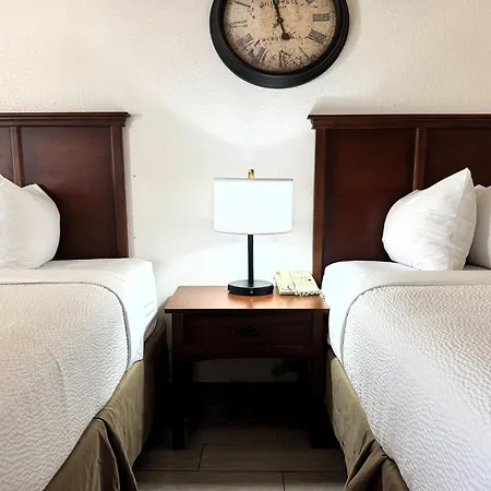Ramada By Wyndham Birmingham Airport-2