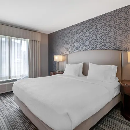 Best Western Plus Franklin Square Inn-3