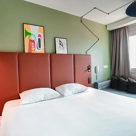 Ibis Martigues Centre-3