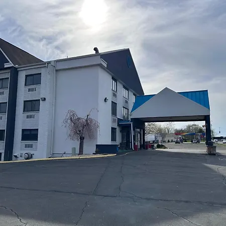 Cromwell Inn - Middletown-3