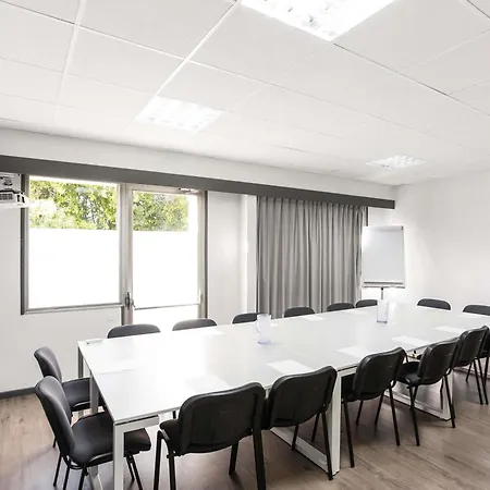 ibis budget Pau Lescar-3