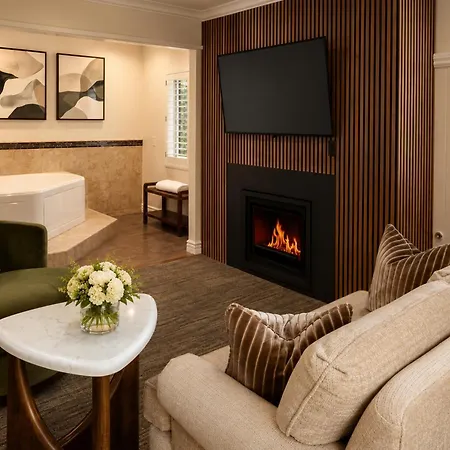 Wayside Inn-3