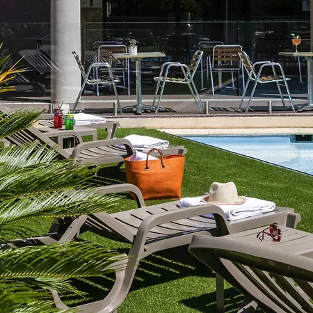 Ibis Hyeres Centre-2