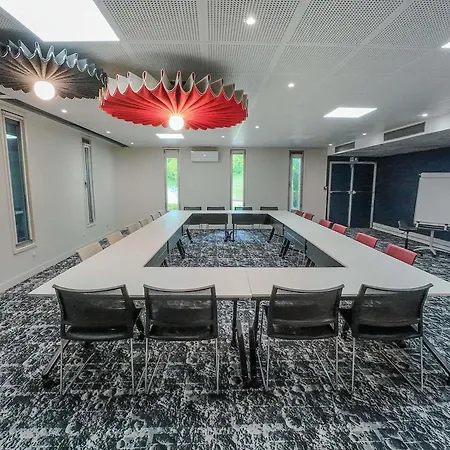 ibis Lyon Est Bron-3