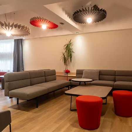 ibis Lyon Est Bron-2