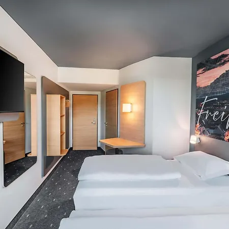 B&B Hotel Freiburg-Süd-2
