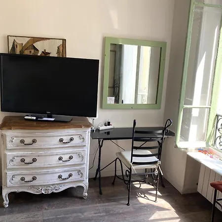 Nice Center Room-2
