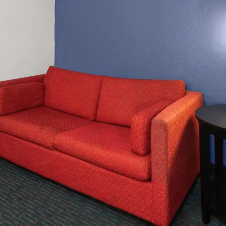 Travelodge By Wyndham Milwaukee-3