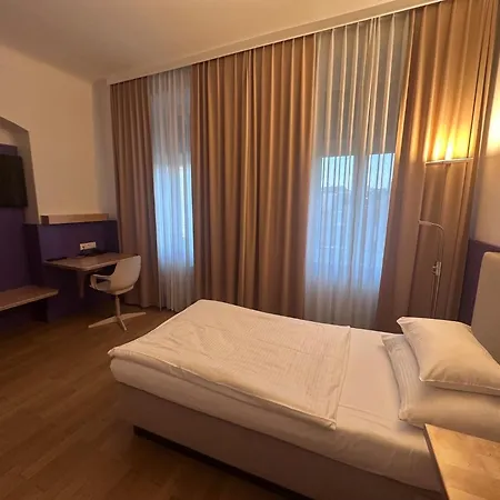 Hotel Caroline-2