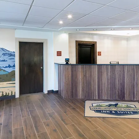 Gray Wolf Inn & Suites-2
