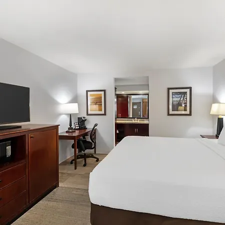 Best Western Plus Redondo Beach Inn-2