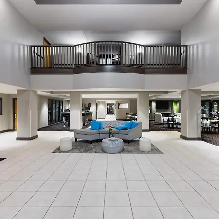 Wingate By Wyndham Little Rock-2